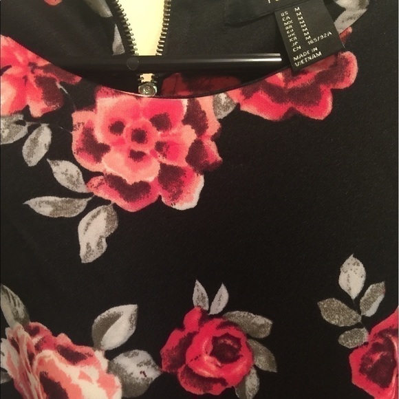 🍀🍀 Forever 21 floral dress - Picture 2 of 3